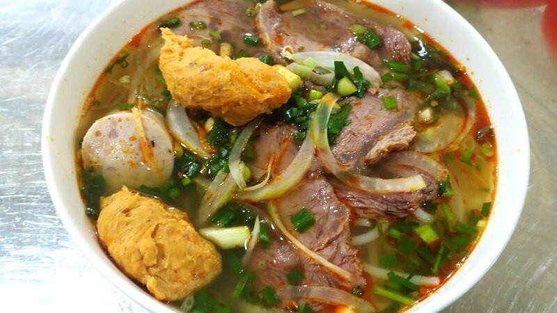 Quán bún bò O Sửu (quận 3) là điểm đến lý tưởng cho tín đồ bún bò. (Ảnh: Tung Thanh Ly Vietnam)