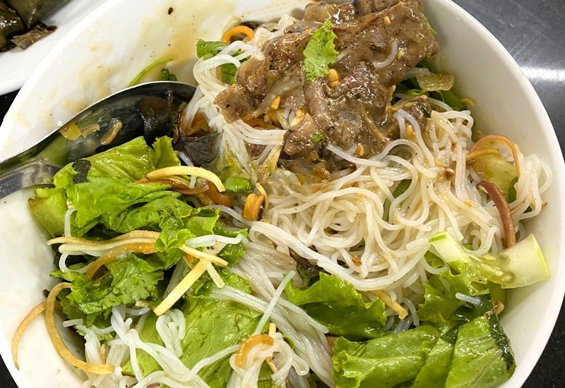 Bún, rau, nước mắm, thịt nướng: Hoàn hảo! (Ảnh: foody)