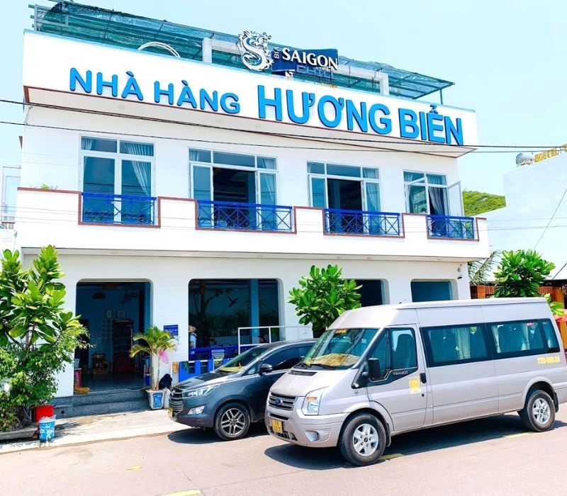 Hương Biển hút khách du lịch bởi không gian và hương vị món ăn hấp dẫn. (Ảnh: Quán Hương Biển)