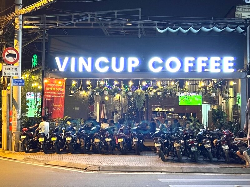 VinCup Coffee Thủ Đức: Quán cà phê bóng đá nhỏ xinh, ấm cúng, lý tưởng cho các tín đồ bóng đá theo dõi những giải đấu lớn. (Ảnh: FB VinCup Coffee Thủ Đức)