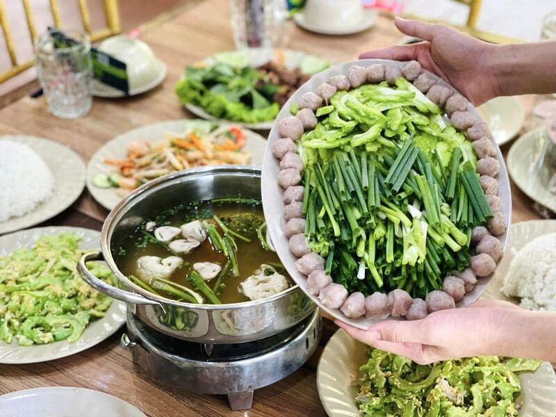 Món ngon ấn tượng tại Bếp Vườn Tre Tư Sang Hậu Giang.