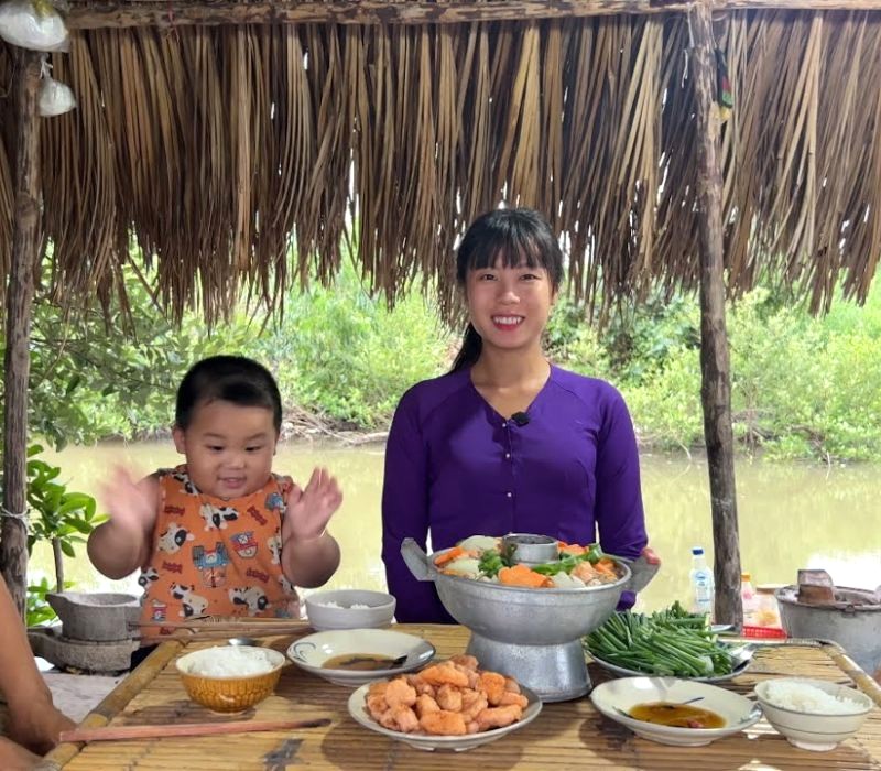 Lẩu cù lao - nét đẹp sum vầy, lưu giữ kỷ niệm gia đình ấm áp. (Ảnh: Thôn nữ miền Tây)