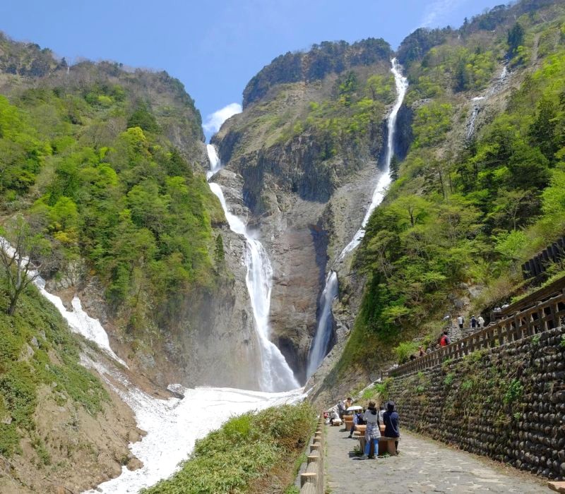 Thác Shomyo hùng vĩ (Ảnh: visit-toyama-japan)