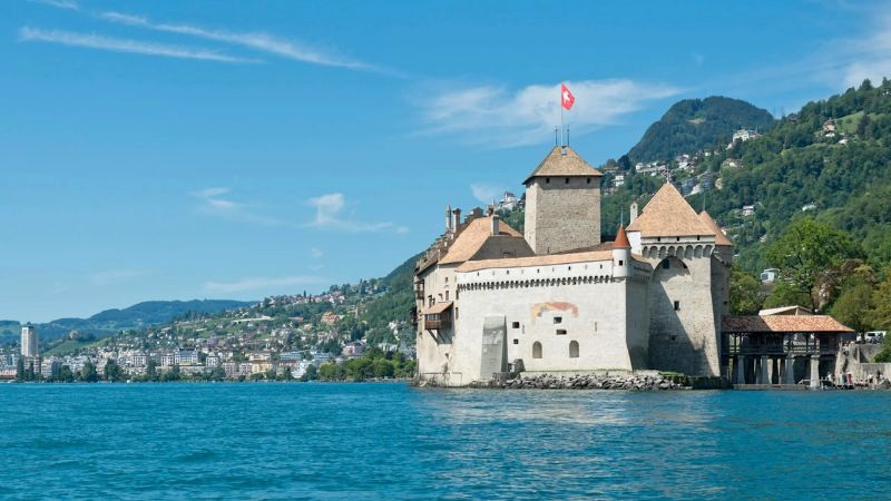 Lâu đài Chillon, bên hồ Geneva, được xây dựng từ thế kỷ 13. (Ảnh: Chillon)