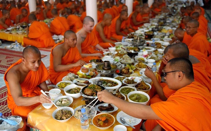 Lễ Vu Lan (Pchum Ben) tưng bừng tại chùa Wat Phnom.