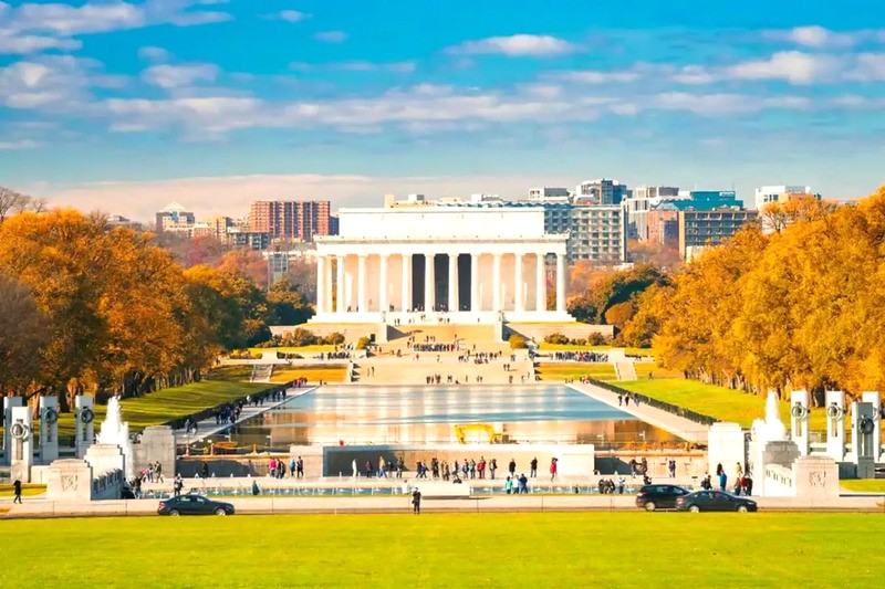 Tượng đài Lincoln ở Washington D.C. - biểu tượng của sự trung thực và khoan dung, tưởng nhớ vị tổng thống vĩ đại của nước Mỹ. (Ảnh: Traveloka)