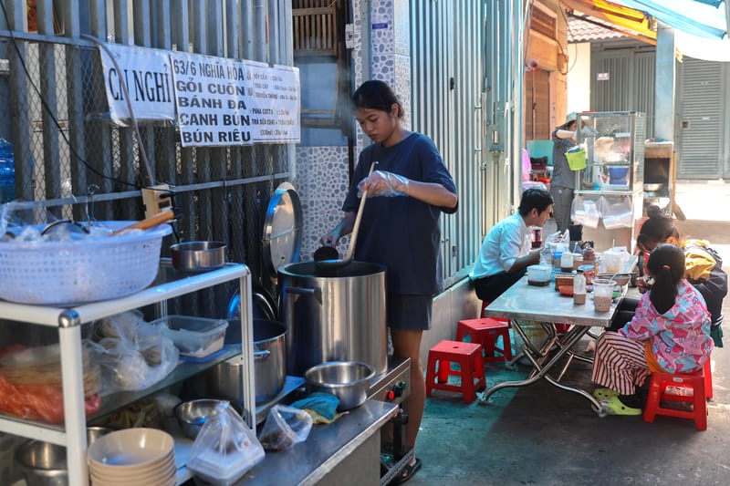 Gỏi cuốn bún riêu Chị Hương, Tân Bình - ngon hết sẩy!