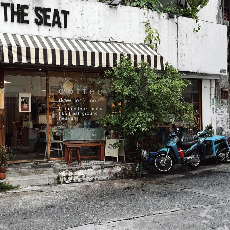 The Seat Cafe, ẩn mình trong con hẻm nhỏ trên đường Lê Văn Sỹ, mang đến không gian ấm cúng, nhỏ xinh. (Ảnh: theseatcafe)