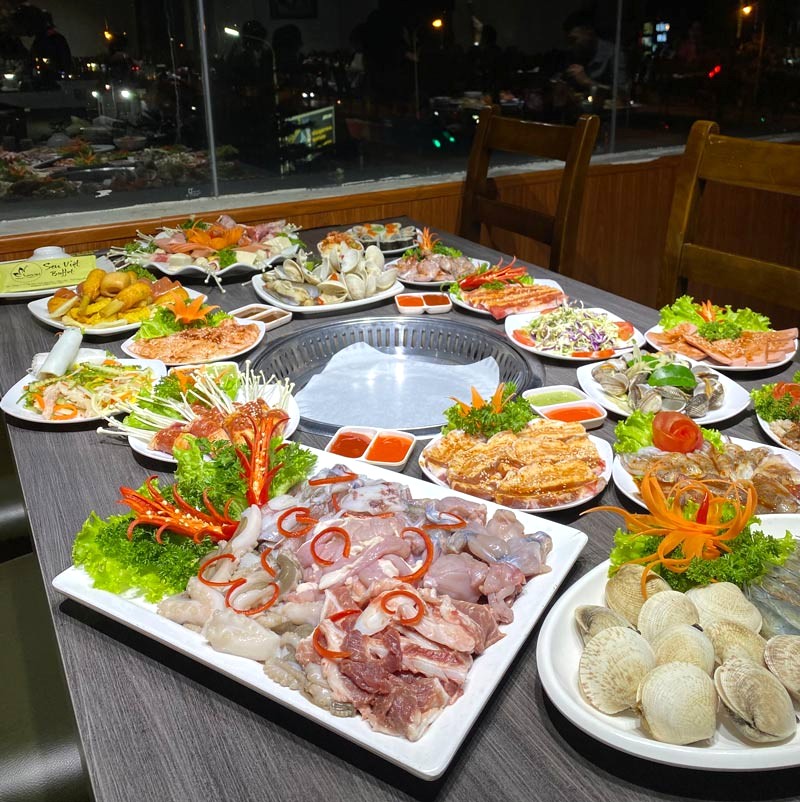 Thưởng thức ẩm thực hấp dẫn tại Sen Việt Buffet Bắc Ninh.