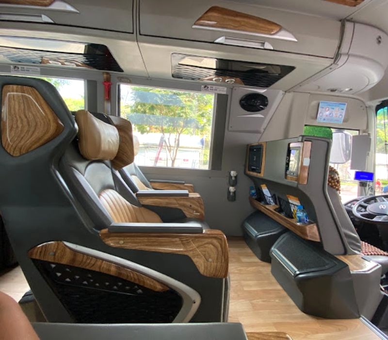 Dàn xe limousine 3S, tiện nghi đầy đủ. (Ảnh: Thang Bui)