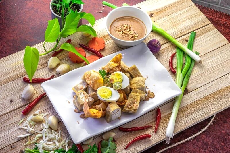 Batagor: Món ngon truyền thống của Bandung. (Ảnh: awangkitchennyc)