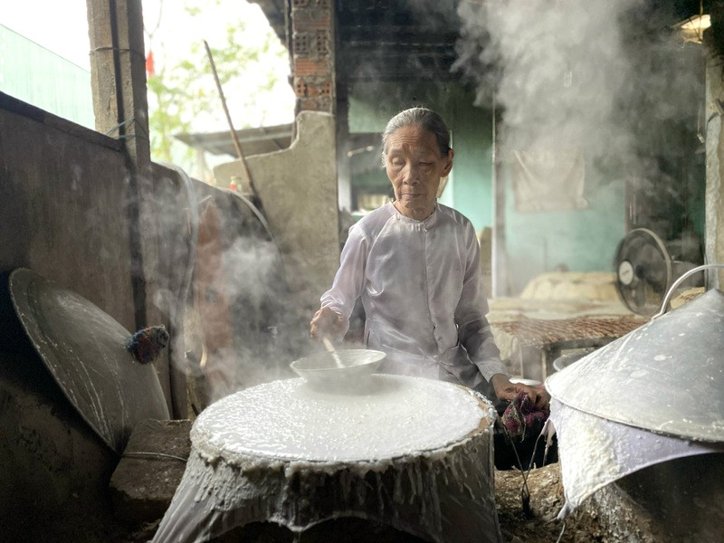 Bánh tráng Túy Loan: Thủ công tinh tế. (50 ký tự)