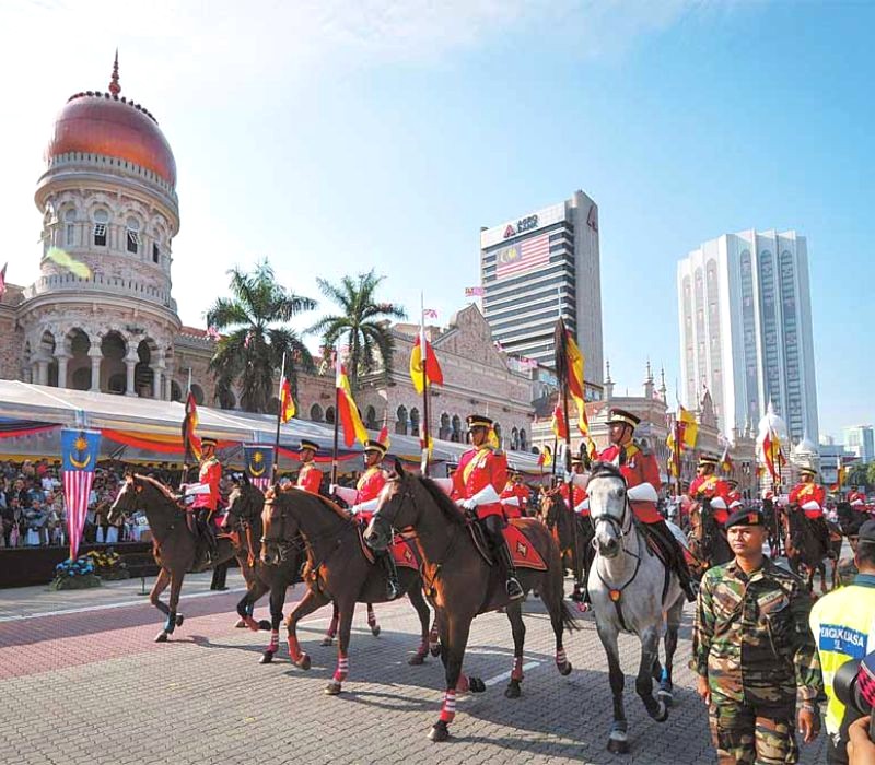 Kuala Lumpur rực rỡ lễ hội với những cuộc diễu hành sôi động. (Ảnh: Viettourist)