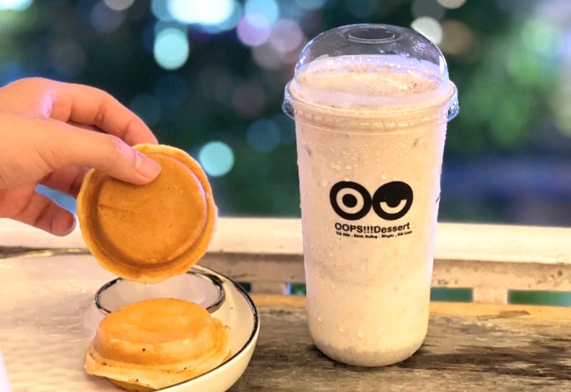 Bánh rán quán đa dạng nhân, nhưng ngon nhất vẫn là phô mai kéo sợi. (Ảnh: facebook OOPS Taiwan dessert milk tea)