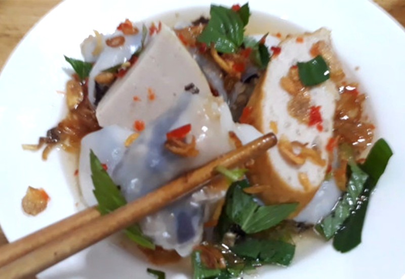 Bánh thơm ngon, đậm vị nước mắm. (Ảnh: foody)