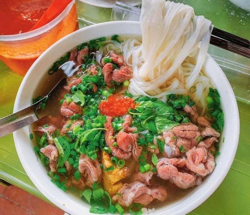 Phở Hà Nội: Hương vị truyền thống, nức tiếng. (60 ký tự)