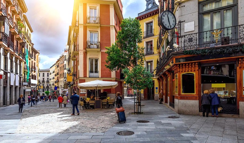 Madrid, trung tâm chính trị và tài chính của Tây Ban Nha, là điểm khởi đầu lý tưởng cho chuyến du lịch khám phá đất nước. (Ảnh: culturezvous)