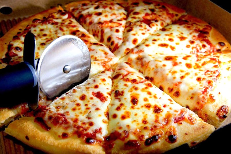 Pizza Hut - Thương hiệu pizza nổi tiếng được yêu thích.