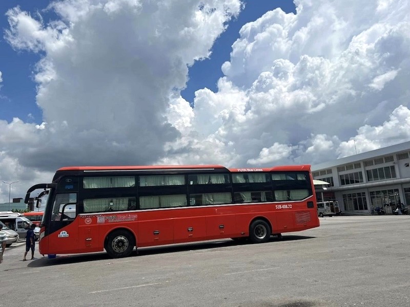 Phương Trang là hãng xe khách lớn, uy tín tại Việt Nam, phục vụ nhiều tuyến đường trên toàn quốc.