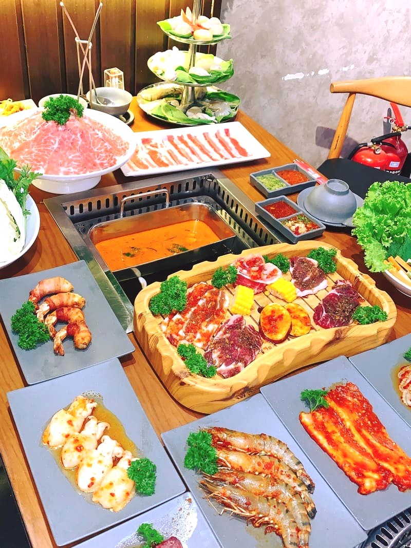 Orifood BBQ & Hotpot Lê Văn Sỹ: Thưởng thức buffet nướng và lẩu hấp dẫn! (Ảnh: Orifood BBQ & Hotpot Lê Văn Sỹ)