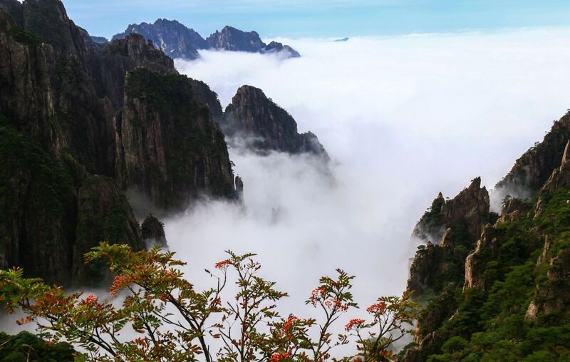 Ngọn núi mang tên Hoàng Đế, vị tổ tiên huyền thoại của Trung Hoa. (Ảnh: 段雪峰)