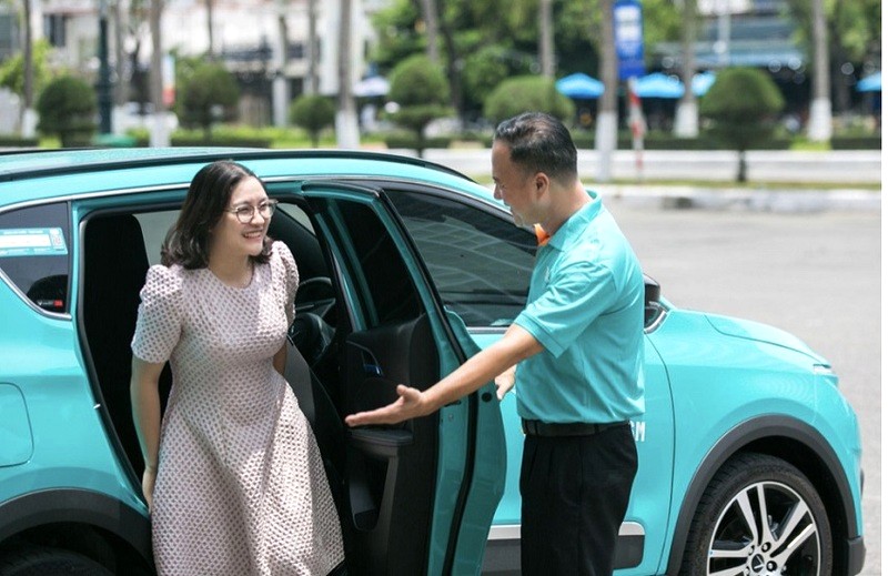 Xe SM Taxi mới, sạch sẽ, êm ái, không tiếng ồn hay mùi xăng. (Ảnh: VTC)