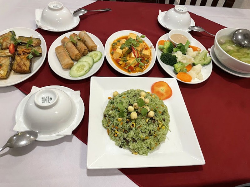 Menu chay Pháp Uyển đa dạng, món ngon thanh đạm, hợp khẩu vị, phù hợp mọi sở thích. (Ảnh: Trí Võ Văn)