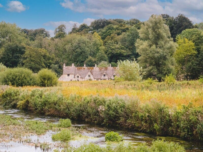 Bibury, Anh: Một trong những ngôi làng đẹp nhất nước Anh. (Ảnh: Pauline Bernfeld)