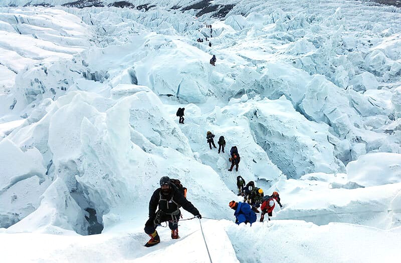 Thác băng Khumbu, kỳ quan tuyệt đẹp trên đường chinh phục Everest.