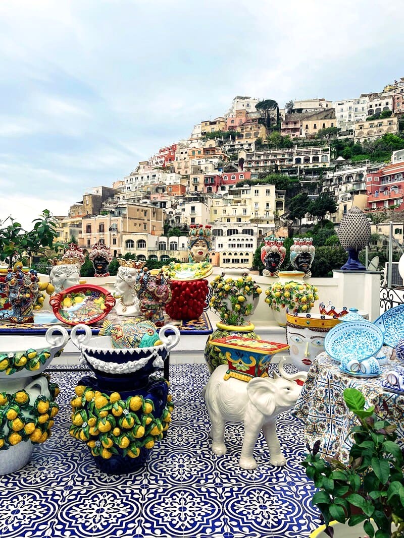 Positano: Làng gốm sứ đẹp mê hồn. (Ảnh: Nella N)