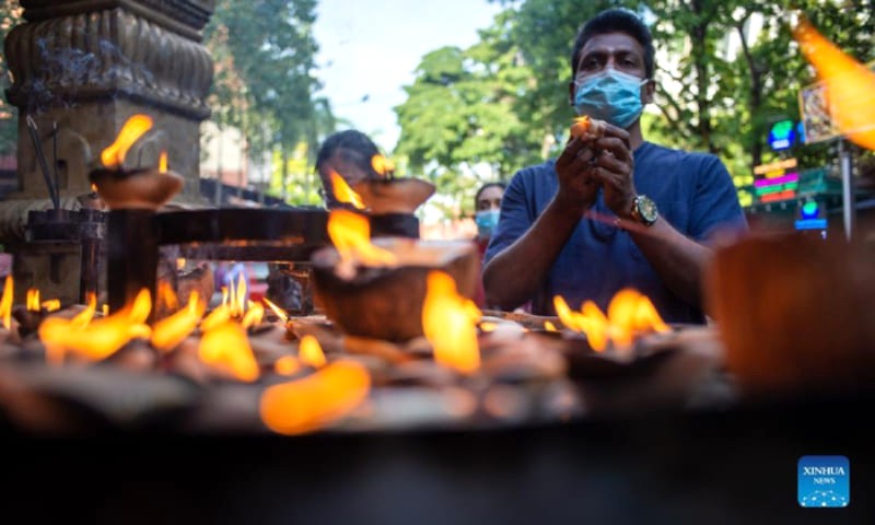 Ngày thứ ba là ngày quan trọng nhất trong lễ Diwali, khi các gia đình Hindu tổ chức nghi lễ cúng Thần Lakshmi và Thần Ganesa. (Ảnh: dulichvietnam)