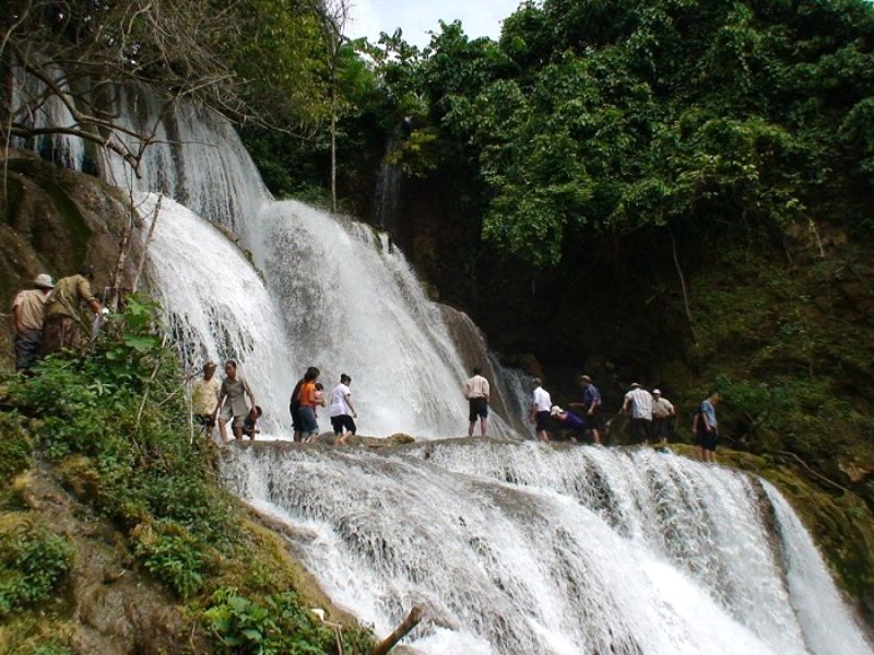 Thách thức dòng thác dữ dội tại đây! 🏞️