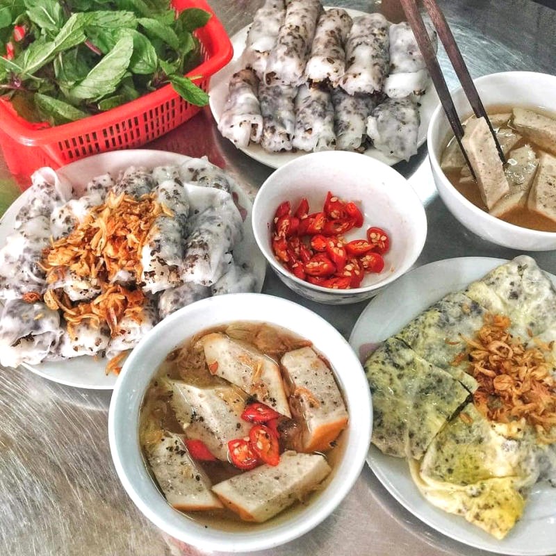 Bánh cuốn Hà Nội: Hình chữ nhật, mỏng manh, hương vị đặc trưng. (Ảnh: DU LỊCH - Báo Lao Động)