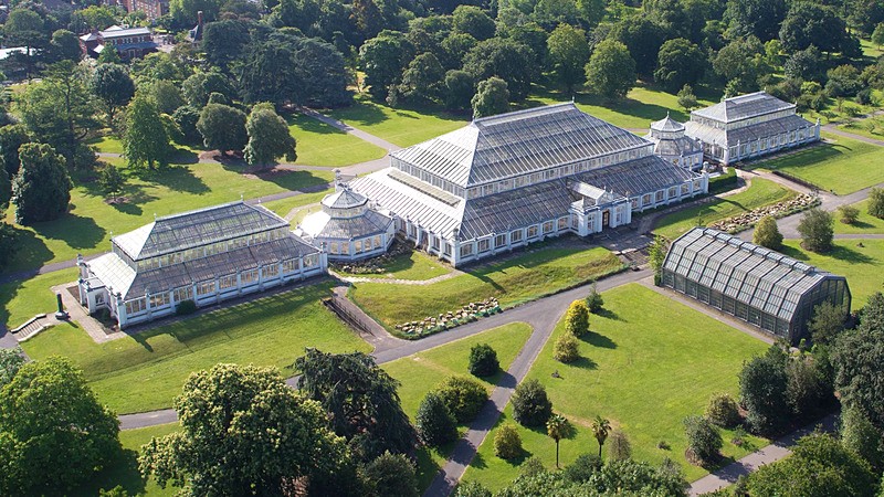 Temperate House, từng là nhà kính lớn nhất thế giới, được xây dựng để bảo vệ các loại cây chịu được sương giá. (Ảnh: Kew Gardens)