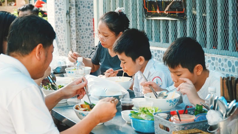 Gỏi cuốn bún riêu Chị Hương, Tân Bình: ngon hết sẩy!