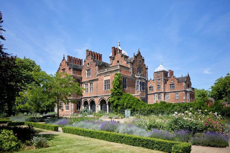 Aston Hall, một biểu tượng của Birmingham, Anh. (Ảnh: brumhour)