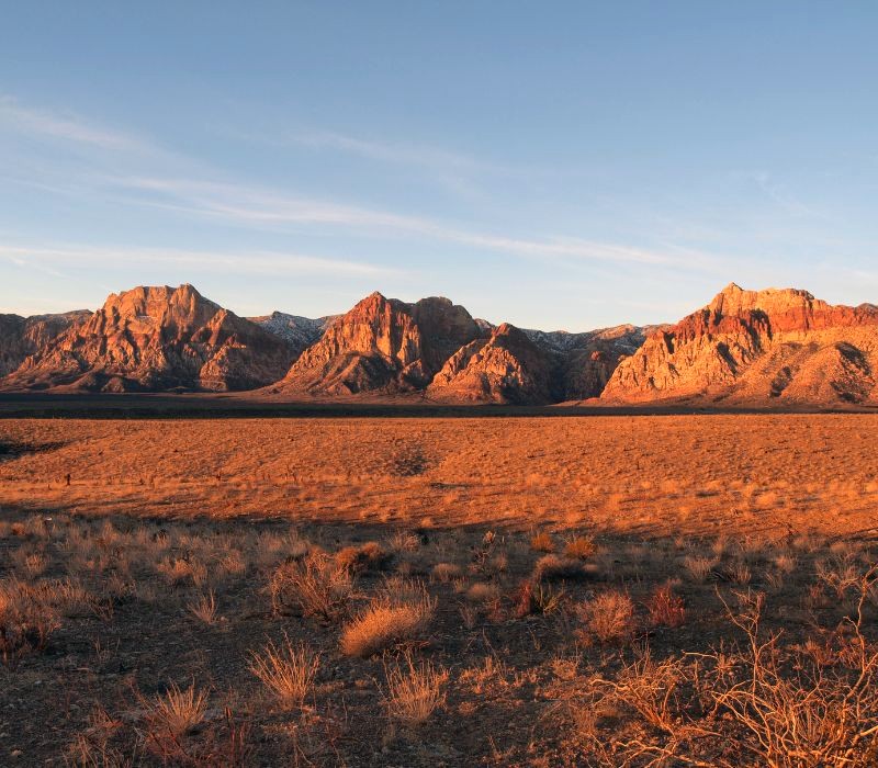 Red Rock Canyon: Vẻ đẹp hùng vĩ của những tảng đá đỏ khổng lồ. (Ảnh: trekandshoot)