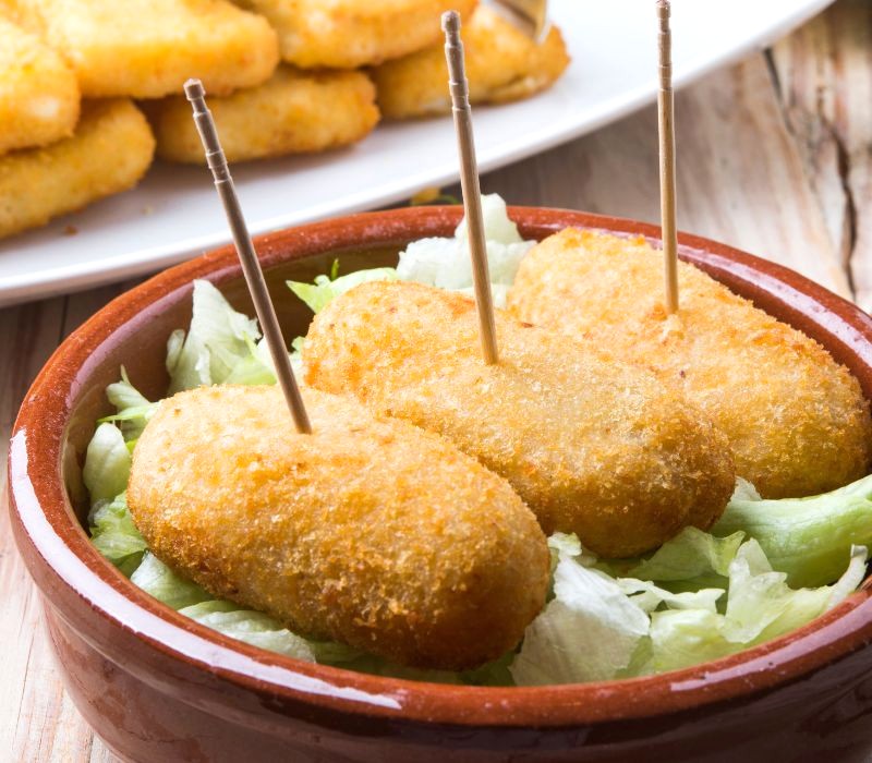 Croquetas cá giòn rụm (Ảnh: dalaifood)