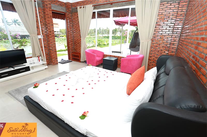 Suối Hồng Resort sở hữu 4 phòng Luxury hướng biển, mang đến tầm nhìn thư giãn.