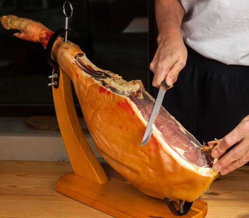 Jamón Tây Ban Nha, món ăn nổi tiếng. (Ảnh: i_compass)