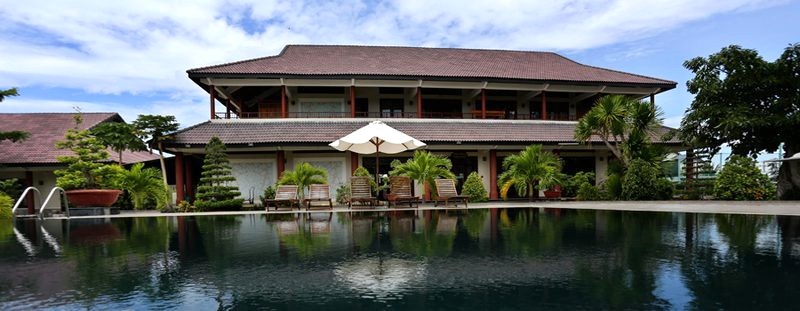 Hệ thống hồ bơi Aniise Villa Resort nâng tầm vẻ đẹp cảnh quan.