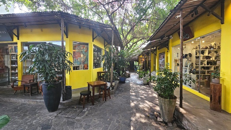 SNAP Cafe mang phong cách resort biển. (Ảnh: Светлана Красильникова)