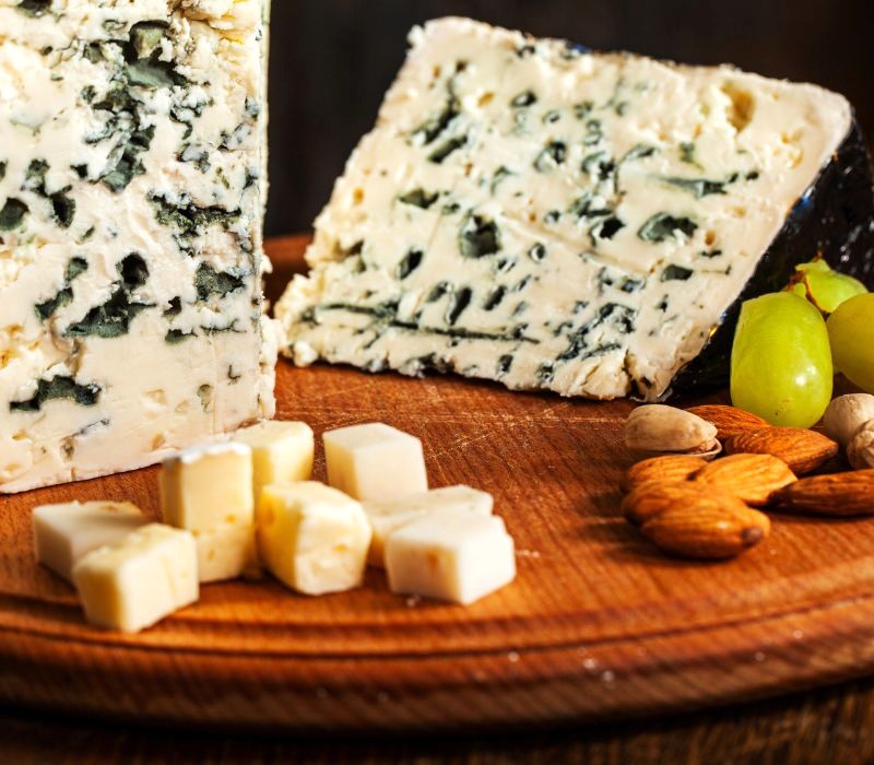 Gorgonzola Piccante: Hương vị mạnh mẽ, đậm đà. (Ảnh: Iurii Maksymiv)