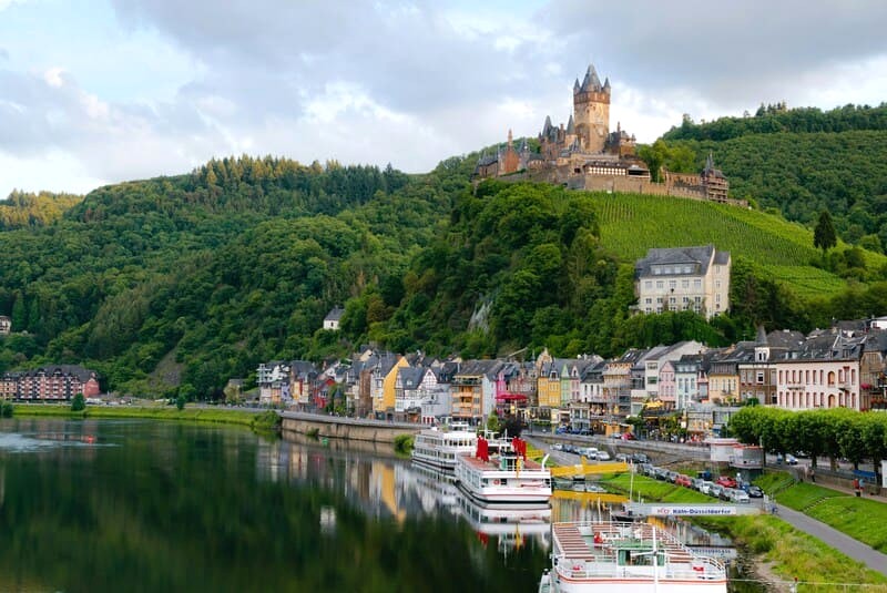 Cochem: Ngôi làng thơ mộng bên dòng Moselle uốn lượn.