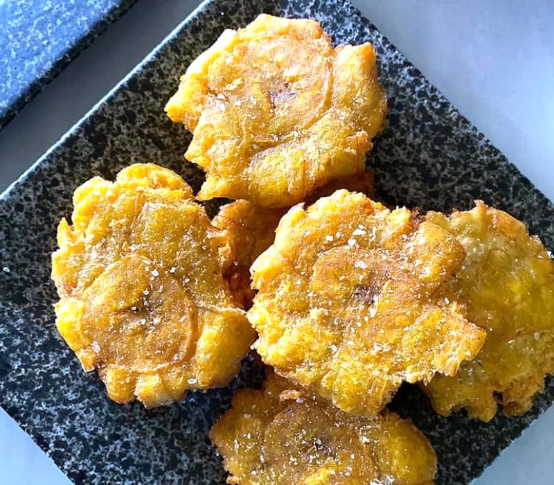 Tostones Cuba: Chuối chiên giòn, hấp dẫn! (Ảnh: Bean Train)