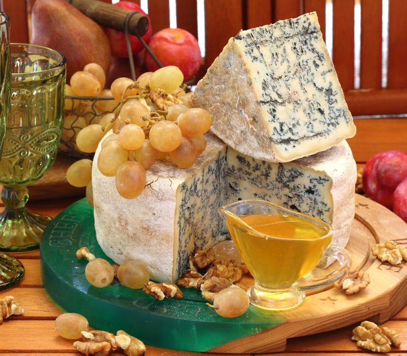 Gorgonzola cần ít nhất 50 ngày để hoàn thành. (Ảnh: Pretti)