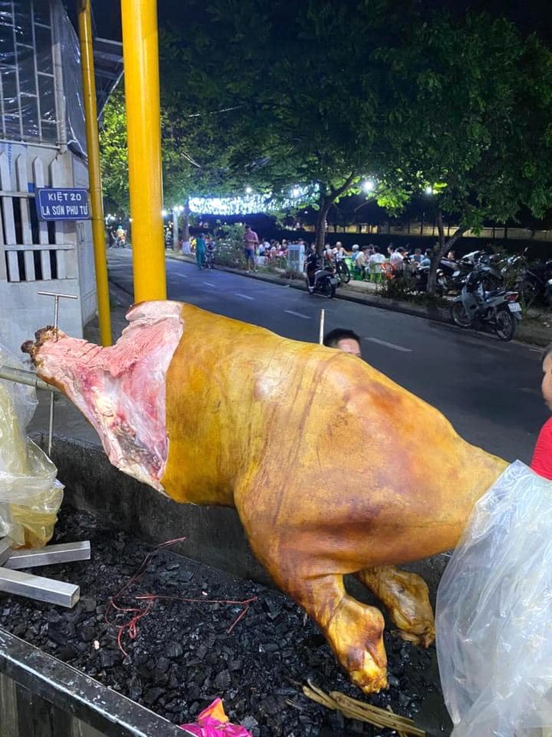 Bê thui thơm lừng, bên bờ sông mát mẻ (FB NOA).